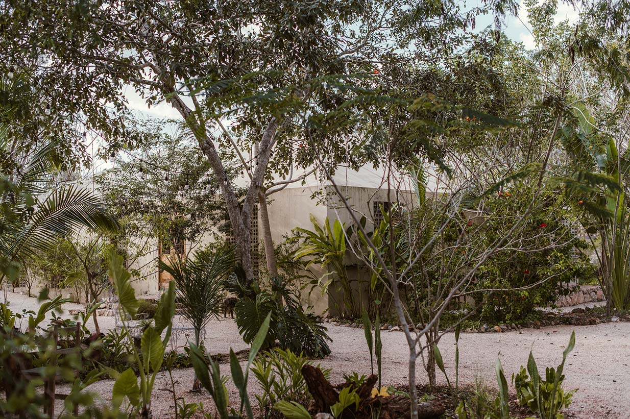 Casual-Session-Breanne-&-Patricio-Casa-Galopina-Yucatan-001