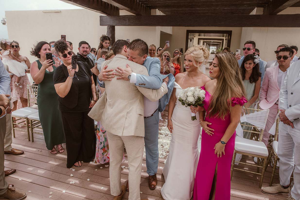 Destination-Wedding-Mhia-and-Mitchell-Hotel-Royalton-Riviera-Cancun-191