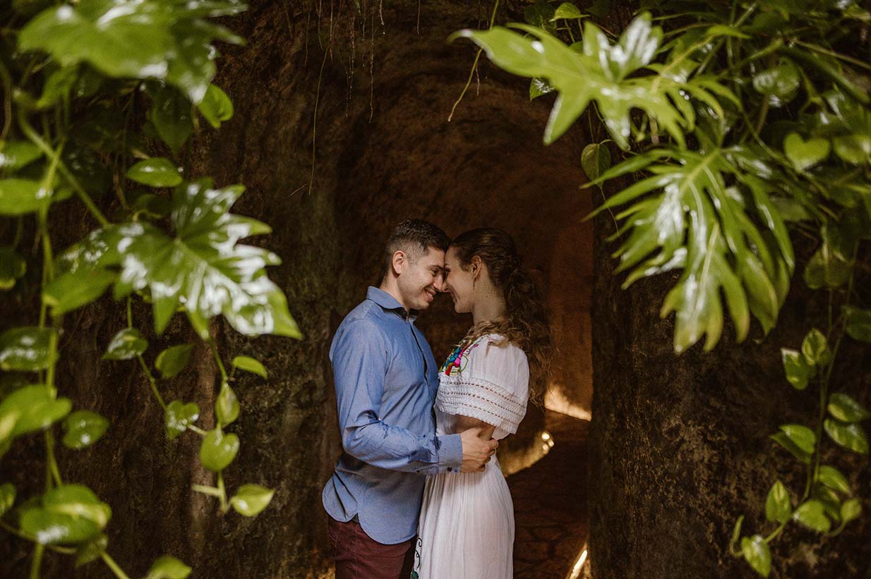 Sesion-Enamorados-Khatarina-y-Jaime-Cenotes-y-Hacienda-Mucuyche-Yucatan-019
